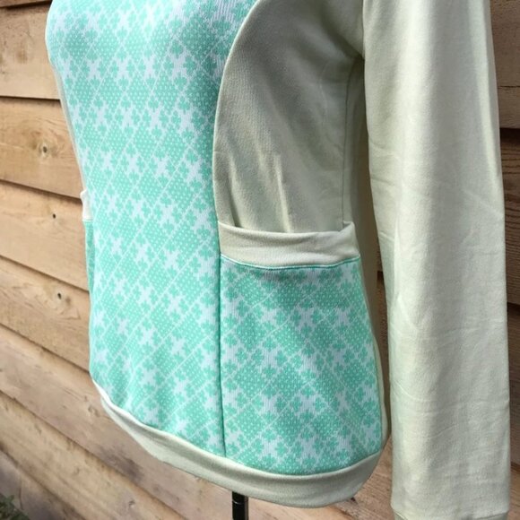 Upcycled Hoodie Vintage Fabric One of a Kind Pullover Hoody MungoCrafts - Picture 3 of 6